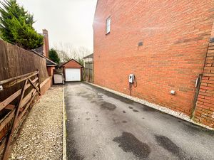 Photo 30- click for photo gallery